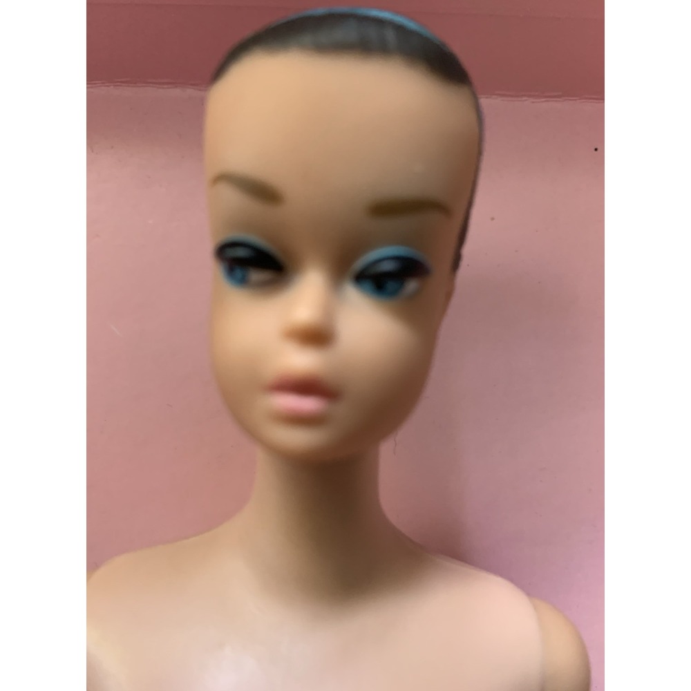 Vintage Fashion Queen Barbie Doll Molded Hair Blue Head Band Nmint